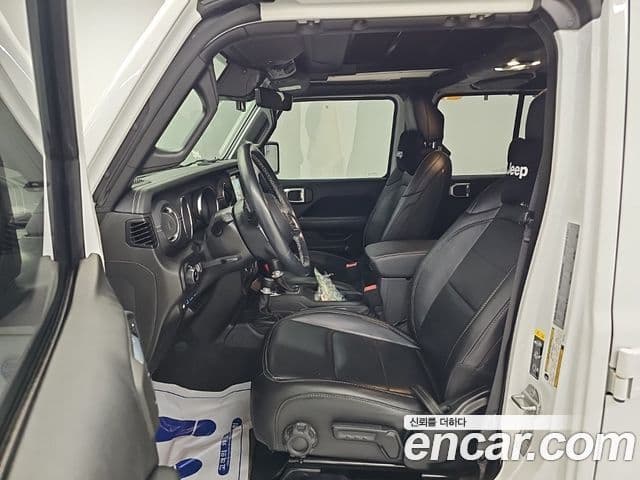 Jeep Wrangler 2021 — Photo 12/19