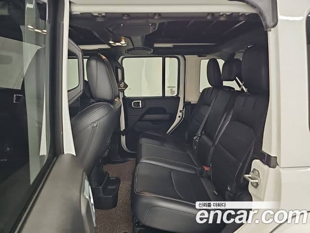 Jeep Wrangler 2021 — Photo 16/19