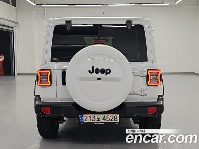 Jeep Wrangler 2021 — Şəkil 18/19