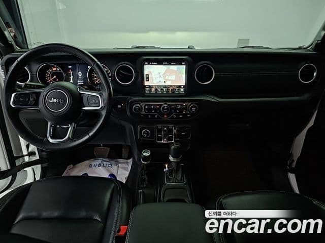 Jeep Wrangler 2021 — Şəkil 7/19