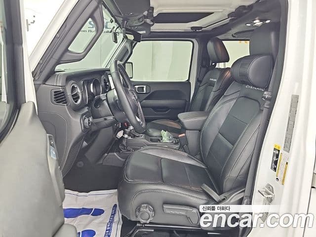 Jeep Wrangler 2021 — Şəkil 9/19