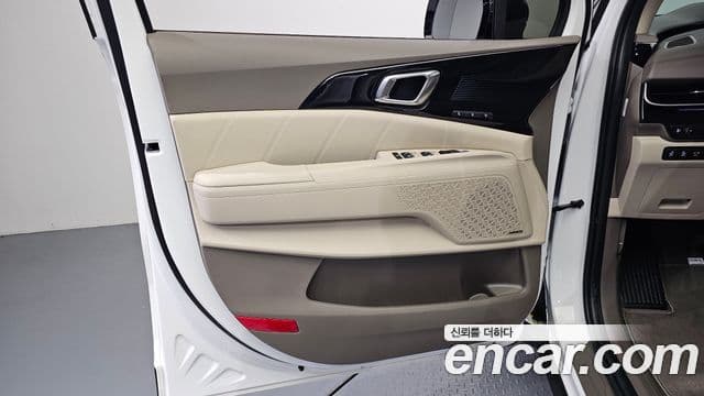 Kia Carnival 2025 — Photo 30/43