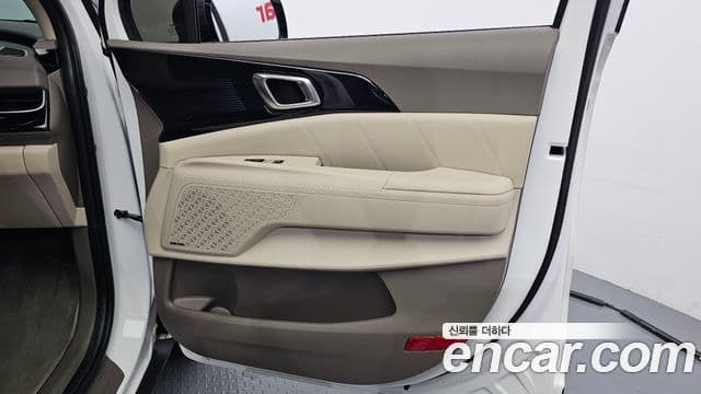 Kia Carnival 2025 — Photo 4/43