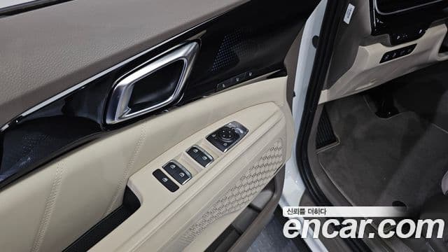 Kia Carnival 2025 — Photo 2/43