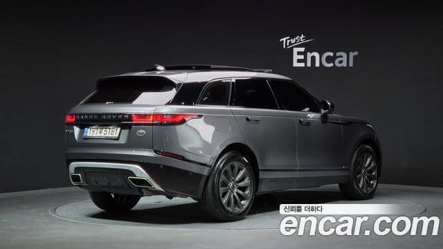 Land Rover Range Rover Velar 2018 — Фото 2/20