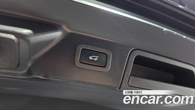 Land Rover Range Rover Velar 2018 — Фото 19/20