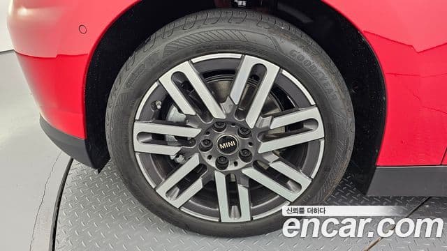 Mini Cooper Electric 2026 — Şəkil 28/30