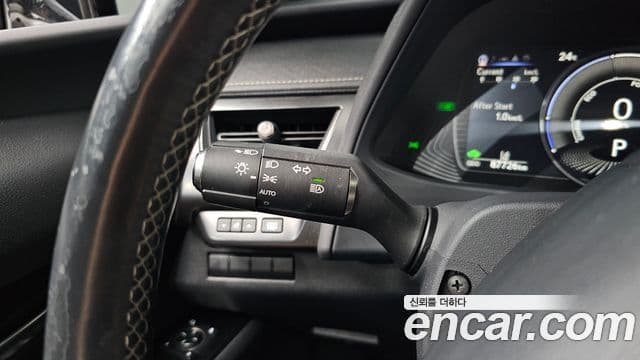 Lexus UX250h 2019 — Фото 15/20