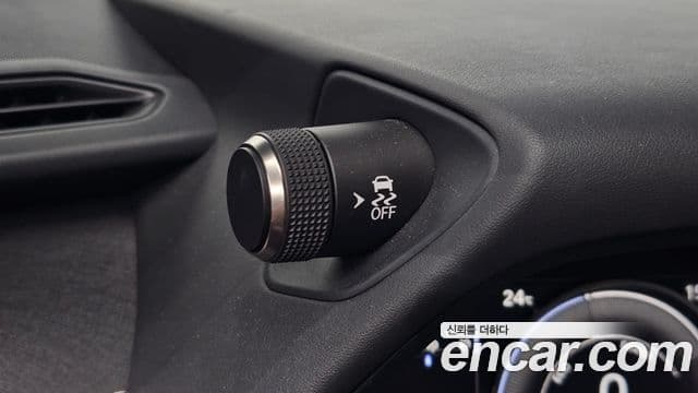 Lexus UX250h 2019 — Фото 17/20