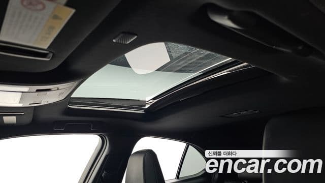 Lexus UX250h 2019 — Photo 30/32