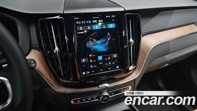 Volvo XC60 2024 — Фото 17/20