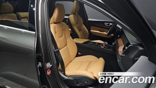 Volvo XC60 2024 — Şəkil 14/37