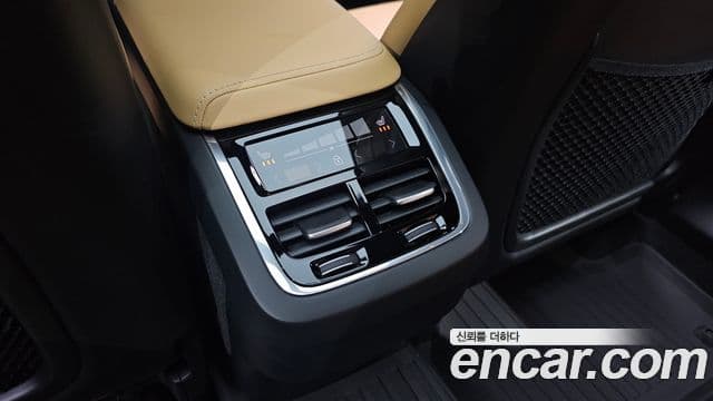 Volvo XC60 2024 — Şəkil 21/37