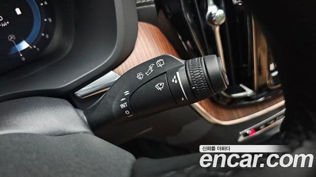 Volvo XC60 2024 — Şəkil 26/37