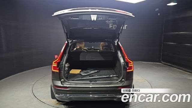 Volvo XC60 2024 — Şəkil 16/37