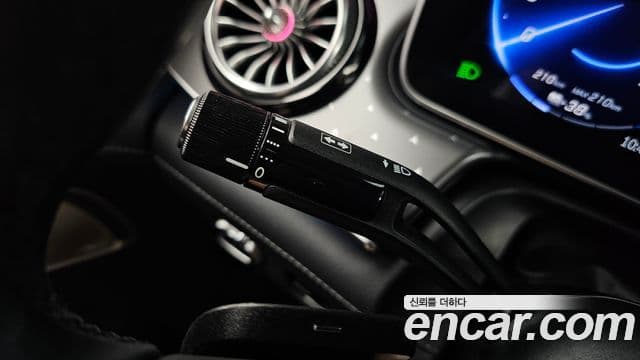 Mercedes-Benz EQE 2023 — ფოტო 29/34