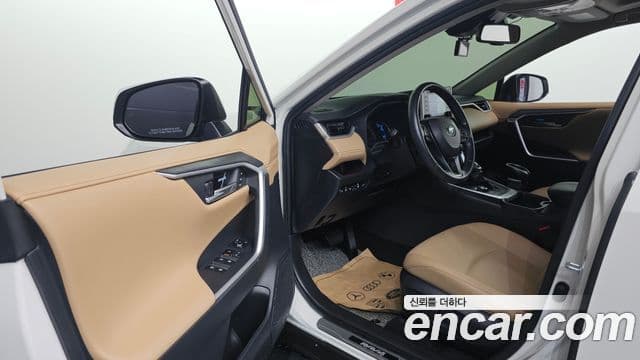 Toyota RAV4 2019 — Şəkil 6/20