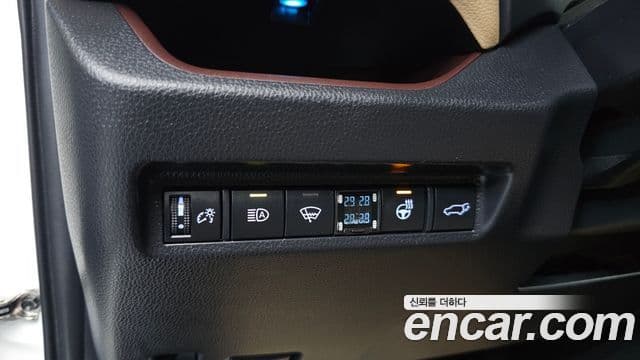 Toyota RAV4 2019 — Şəkil 8/20