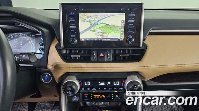 Toyota RAV4 2019 — Şəkil 12/20