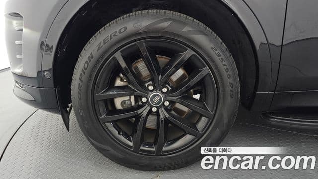 Land Rover Discovery Sport 2024 — Photo 11/34