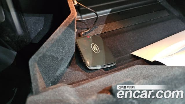 Land Rover Discovery Sport 2024 — Photo 32/34
