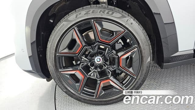 BMW XM 2024 — Photo 19/32