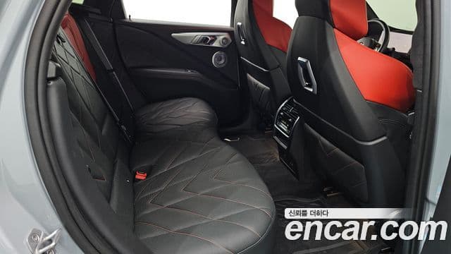 BMW XM 2024 — Photo 16/32