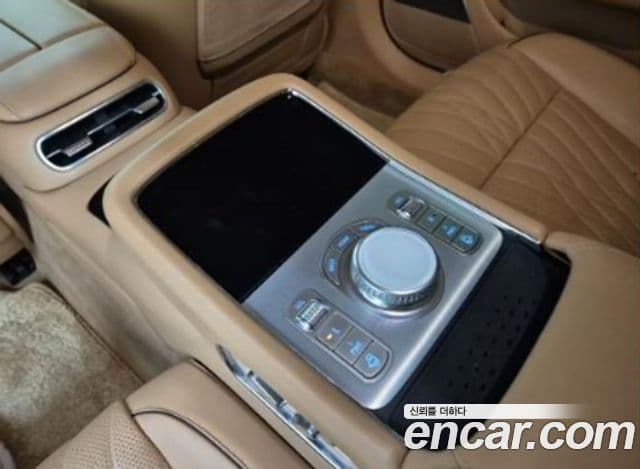 Genesis G90 2022 — ფოტო 19/20