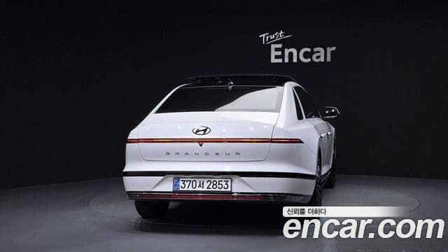 Hyundai Grandeur Hybrid 2023 — Photo 13/19