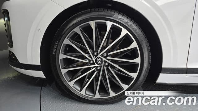 Hyundai Grandeur Hybrid 2023 — Photo 11/19