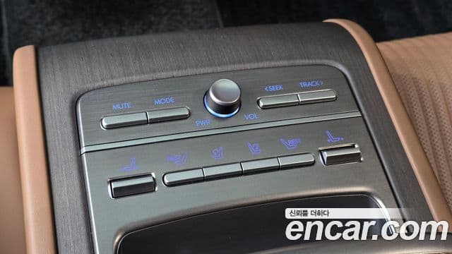 Hyundai Grandeur Hybrid 2023 — Photo 10/19
