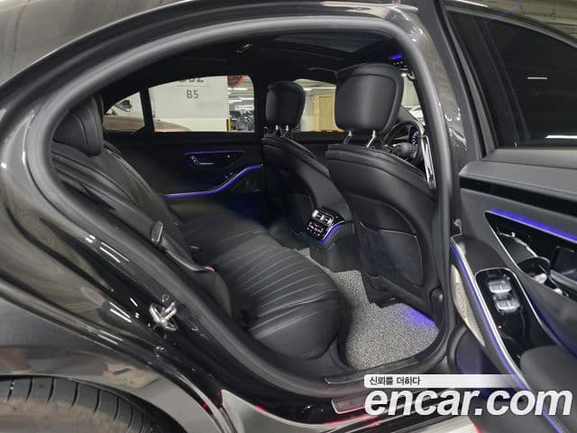 Mercedes-Benz S-Class 2022 — Photo 17/20