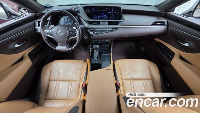 Lexus ES300h 2021 — Şəkil 31/34
