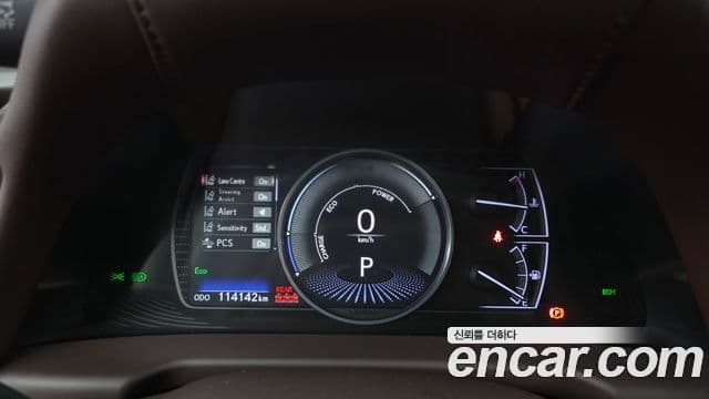 Lexus ES300h 2021 — Şəkil 19/34