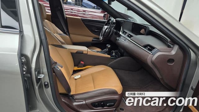 Lexus ES300h 2021 — Şəkil 3/34