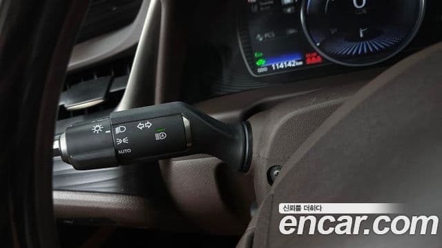 Lexus ES300h 2021 — Şəkil 23/34