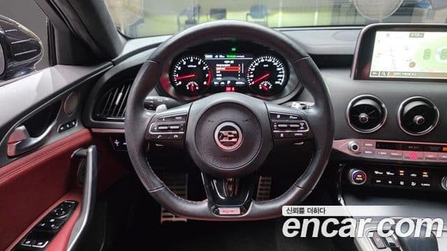 Kia Stinger 2018 — Фото 13/20