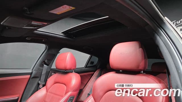 Kia Stinger 2018 — Фото 18/20