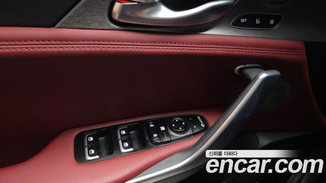 Kia Stinger 2018 — ფოტო 10/32