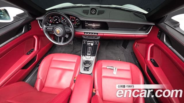 Porsche 911 2022 — Photo 2/20