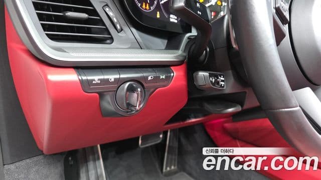 Porsche 911 2022 — Photo 19/20