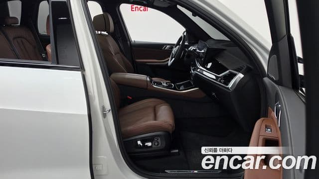 BMW X5 2025 — Photo 32/35