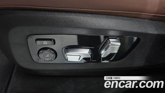 BMW X5 2025 — Photo 28/35