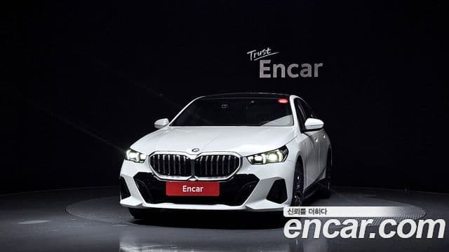BMW 5 Series 2025 — Şəkil 21/40