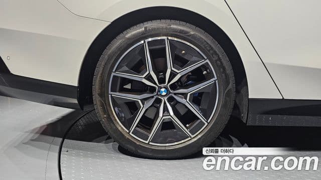 BMW 5 Series 2025 — Şəkil 25/40