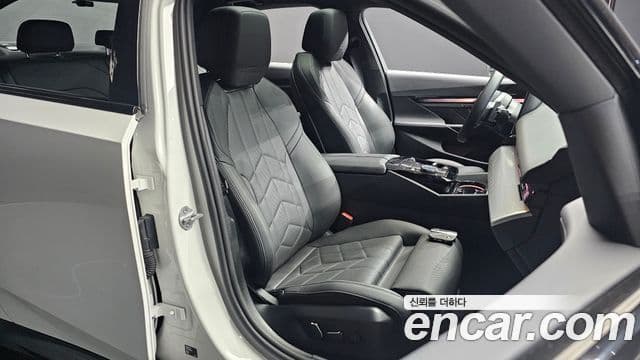 BMW 5 Series 2025 — Şəkil 19/40