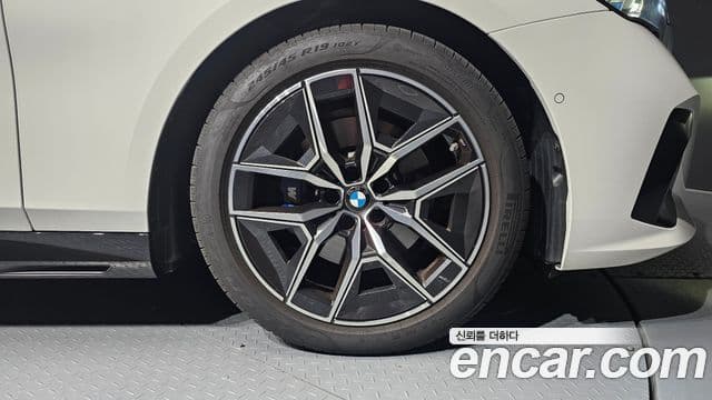BMW 5 Series 2025 — Şəkil 35/40