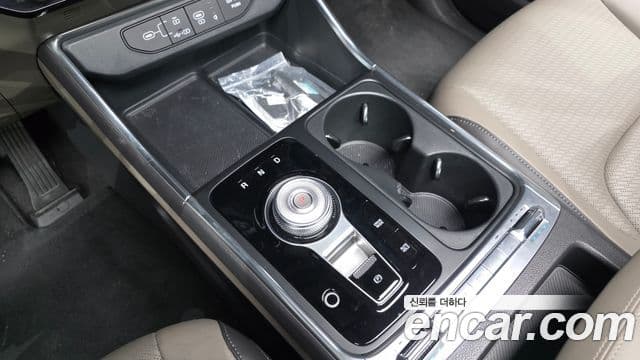 Kia Carnival 2024 — Şəkil 32/35