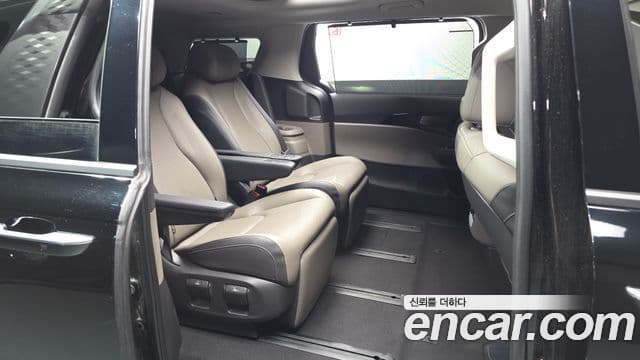 Kia Carnival 2024 — Şəkil 9/35