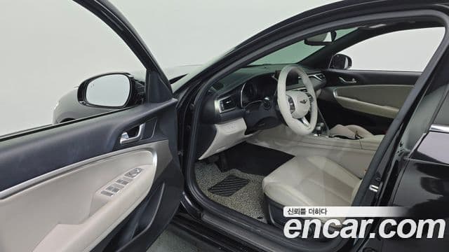 Genesis G70 2021 — ფოტო 17/20